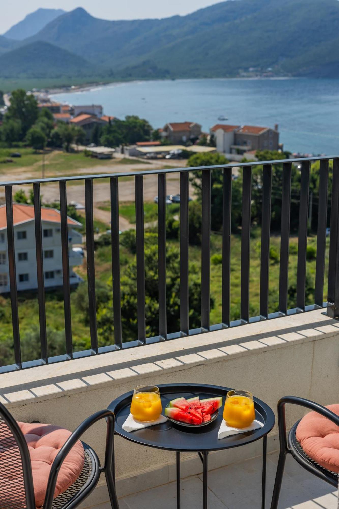 Hotel Aquilo Petrovac Eksteriør bilde