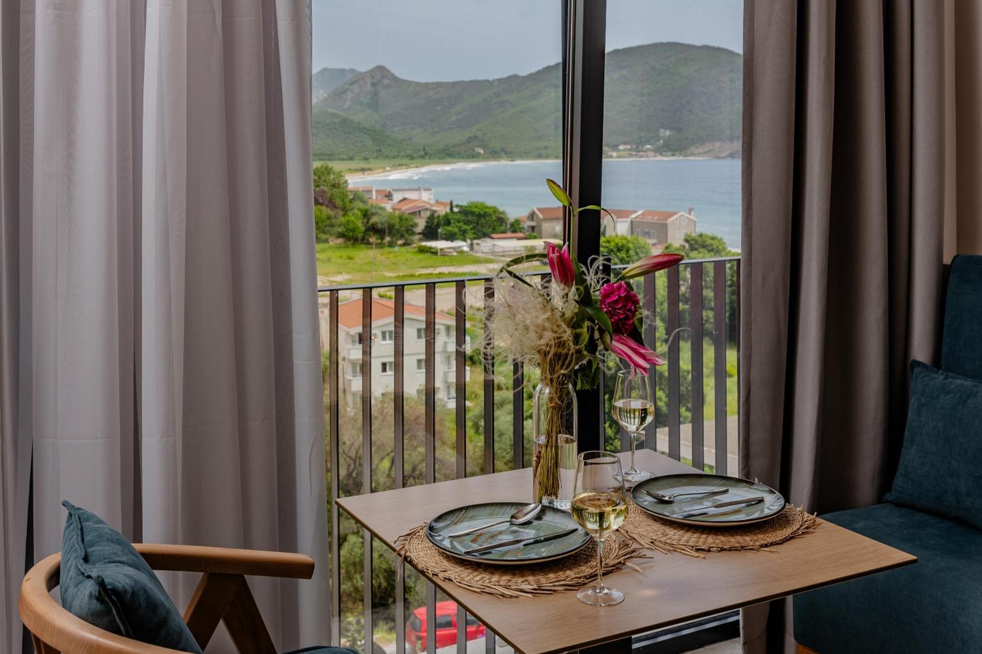 Hotel Aquilo Petrovac Eksteriør bilde