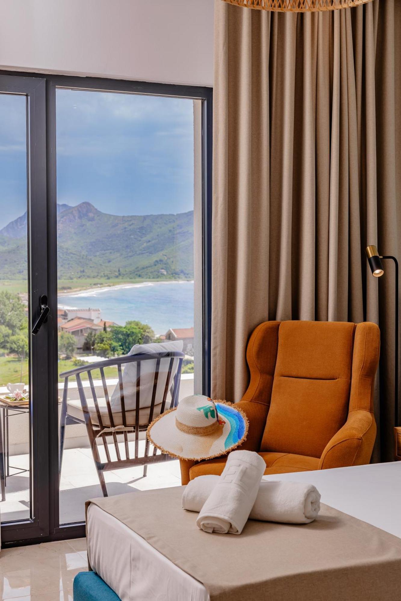 Hotel Aquilo Petrovac Eksteriør bilde