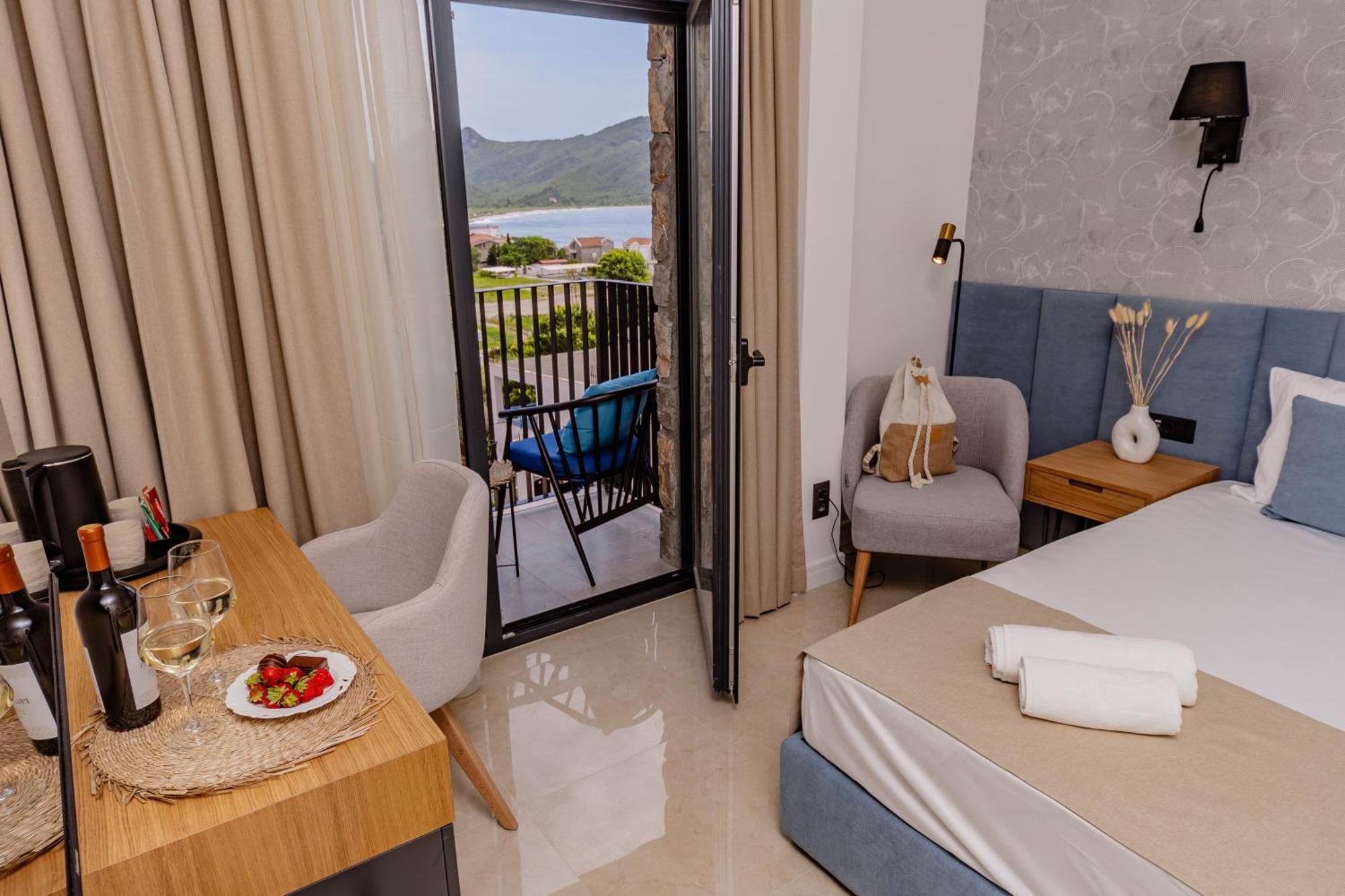 Hotel Aquilo Petrovac Eksteriør bilde